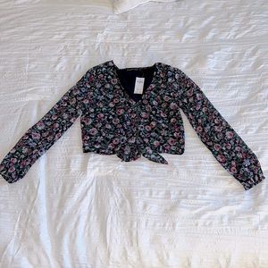 NWT Abercrombie and Fitch Navy Floral Blouse Size S